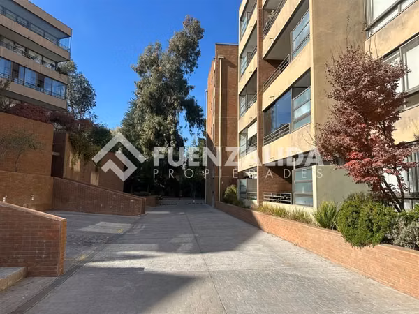 Departamento en venta de 2 dorm. en Lo Barnechea