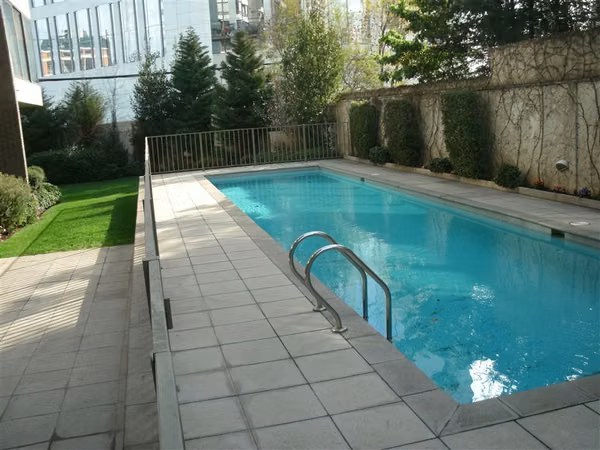 Departamento en venta de 3 dorm. en Las Condes Piscina