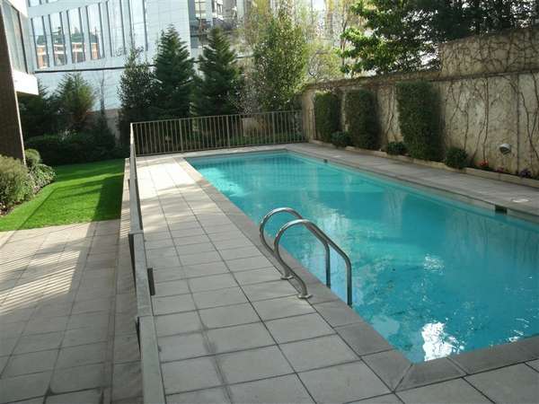 Departamento en venta de 3 dorm. en Las Condes Piscina