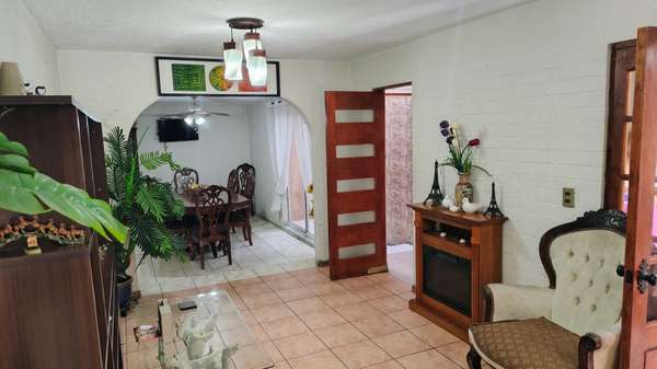 AMPLIA CASA DE 3 PISOS, 5 DORMITORIOS, EXCELENTE U