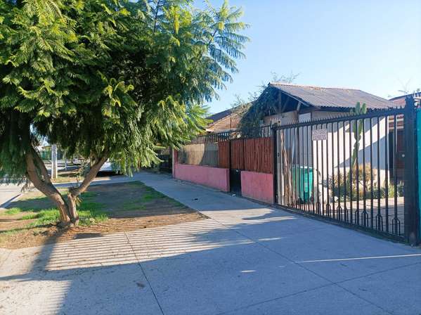 2 Casas. Av. El Parrón. Estadio La Cisterna (169740)