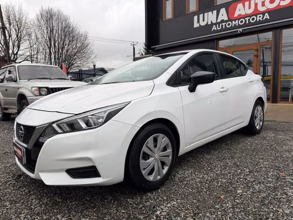 NISSAN VERSA 2023