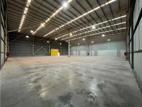 Arriendo bodega de 1.600 m2 en Parque Industrial, Pudahuel.