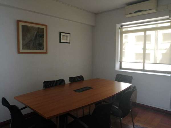 Venta Oficina/ Metro Moneda/ Santiago (169952)