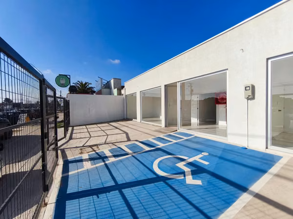 Local Comercial u Oficina 180 m2 Construidos Av. Ulriksen