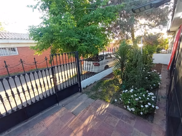 Casa en venta 4D 2B 2E. V. Independencia. Puente Alto