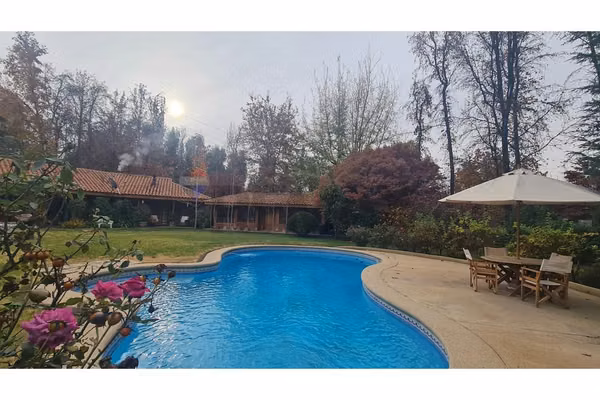 Casa en pirque con gran terreno de 2 parcelas