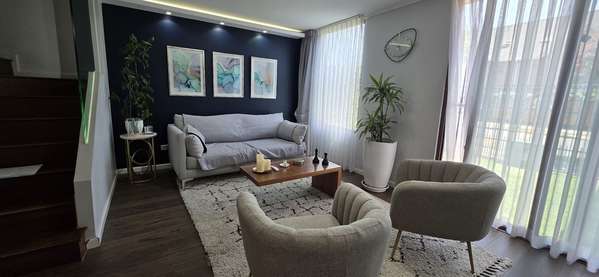 LA FLORIDA IMPECABLE CASA 3 PISOS Y REMODELADA