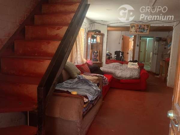 Casa en Pasaje Cerrado 4 Hab y Estacionamiento en Maipu