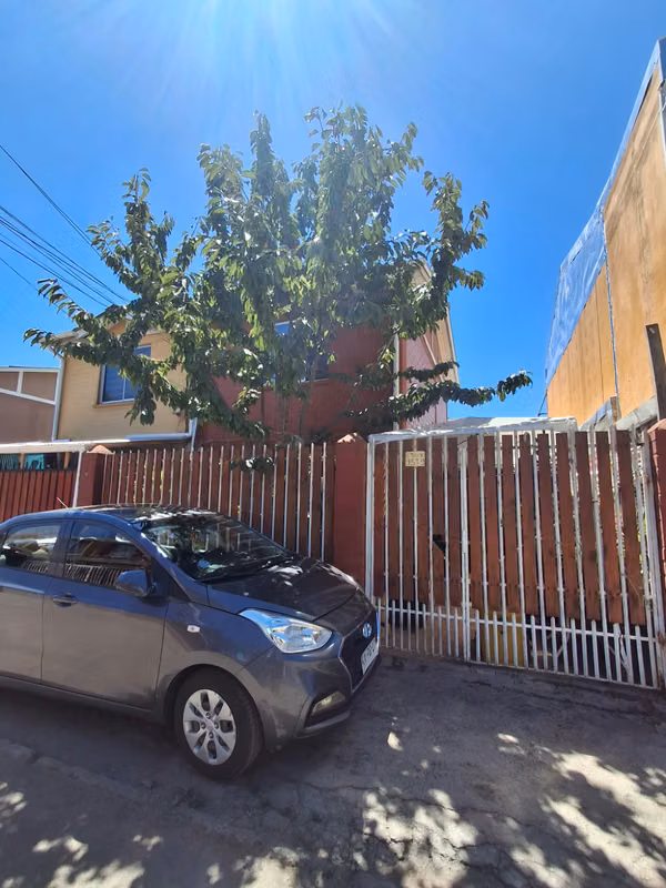 SE VENDE CASA REGULARIADA DE 2 PISOS EN PUDAHUEL