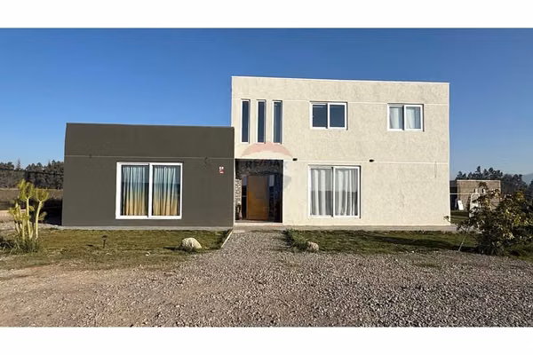 Hermosa casa con parcela en calera de tango