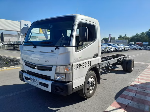 Mitsubishi Canter   Chasis Cabinado
