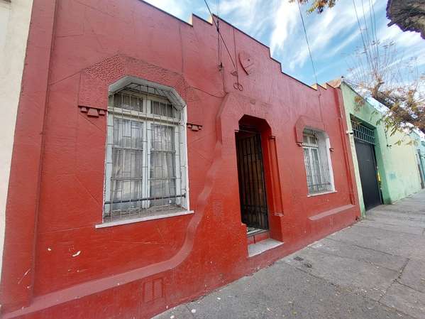 Vendemos gran casa en Padre Orellana 1280