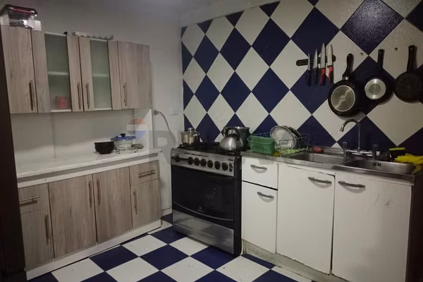 3 dormitorios, 2 baños, excelente conectividad.