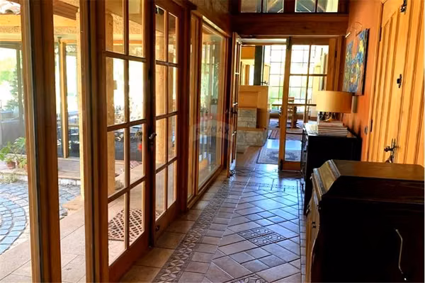 Gran terreno y bella casa en calera de tango