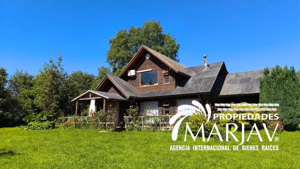 La propiedad de 5.000m² con 2 casas + quincho villarrica