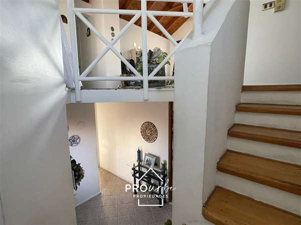 Cómoda casa de 5D 4B, piscina, quincho y buhardilla