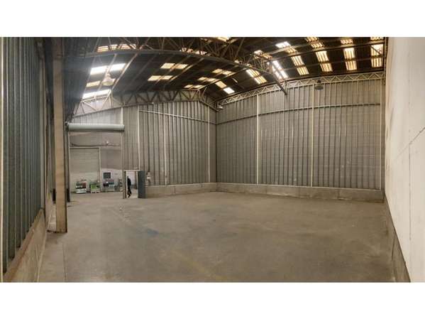 Arriendo bodega de 239 m² en Parque Industrial de Quilicura.