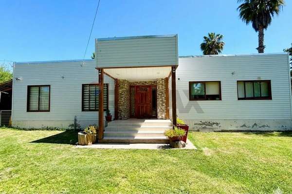 Casa, restaurant y hostal en san vicente de t.t.