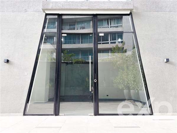 Local Comercial Nuevo en arriendo en Las Condes con 68,45m2