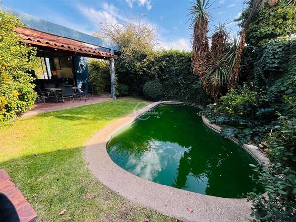 Casa en arriendo de 5 dorm. en Las Condes
