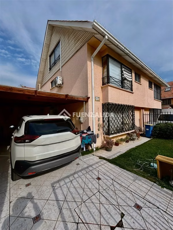 Casa en venta de 3 dorm. en La Florida