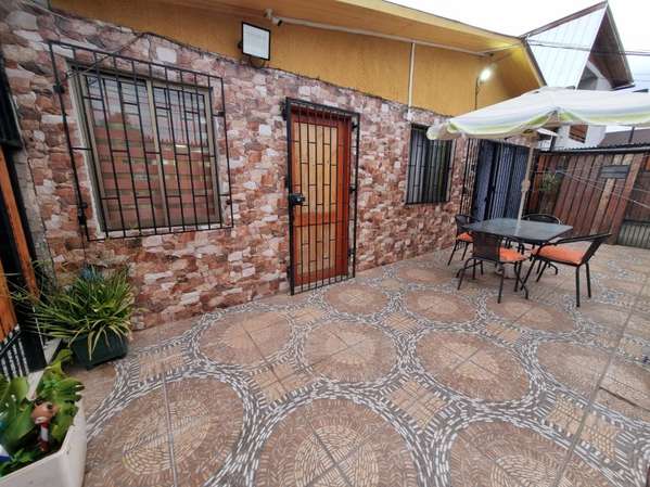 Casa 1 piso, 3 dormitorios, 2 baños, Av Sur y Olim
