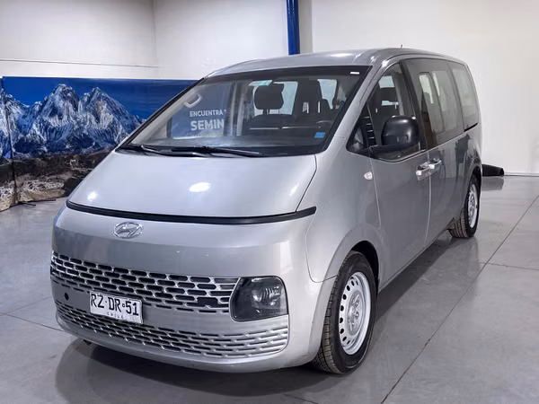 STARIA 2.2 RZDR51-SANTIAGO
