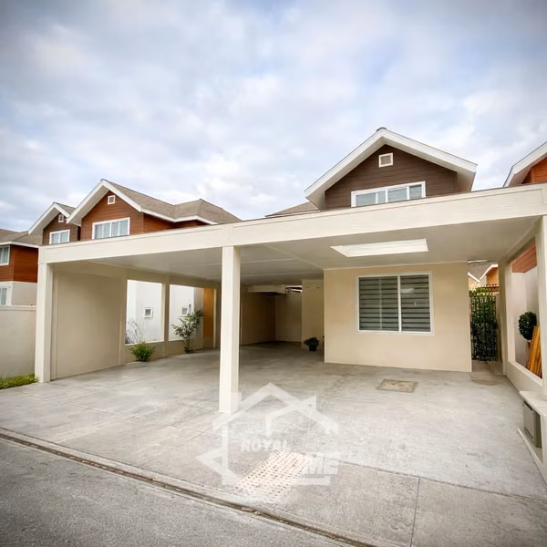 Hermosa casa en Costa Laguna, 3D+3B, patio con quincho y gran terreno
