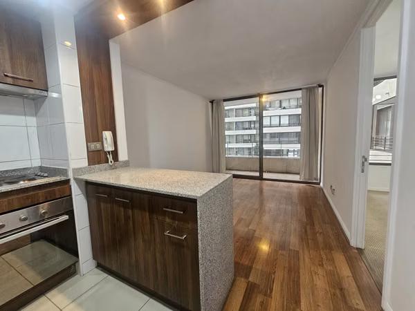 ARRIENDO DEPARTAMENTO 1D 1B A PASOS DE METRO TOESCA BALCÓN