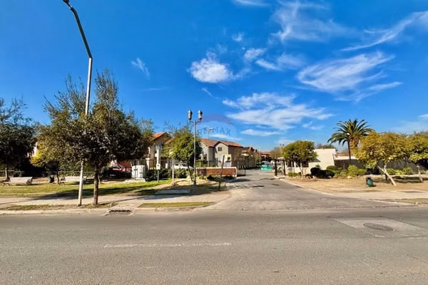 Casa 4 dormitorios con acceso a la laguna