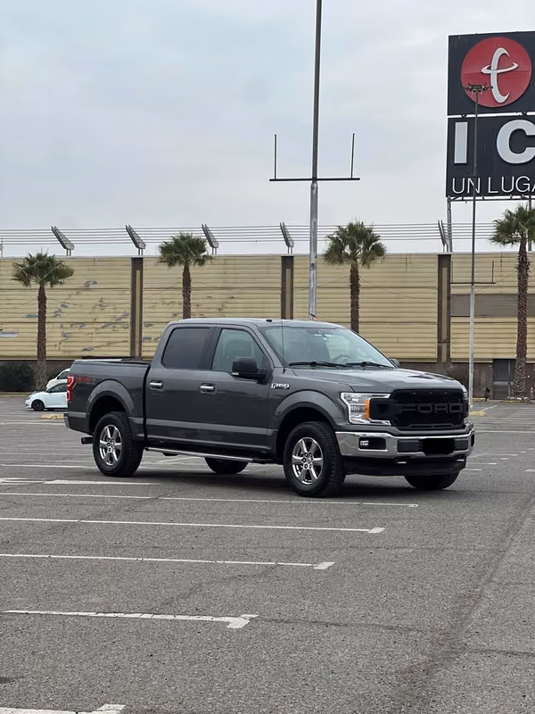 FORD F-150 XLT DOBLE CABINA 4X4 5.0L AUT km