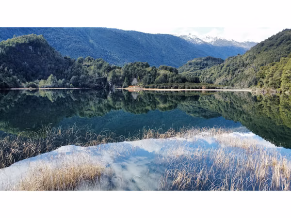 COCHAMO 1.5 HA CON ESTERO, RIO Y LAGUNA RIO PUELO