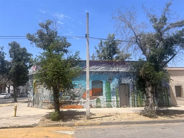 Terreno Esquina en venta en Santiago UF15M2 176M2