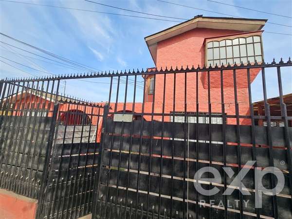 Casa en venta de 6 dormitorios. Residencial y comercial