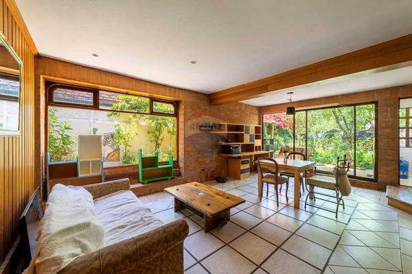 Casa para remodelar, excelente ubicación