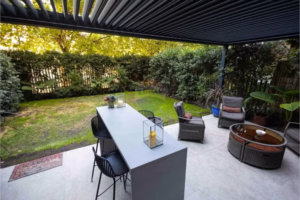 Departamento 2 pisos y jardín exclusivo, vitacura