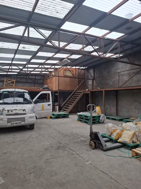 Arriendo galpón para bodega central 360m2
