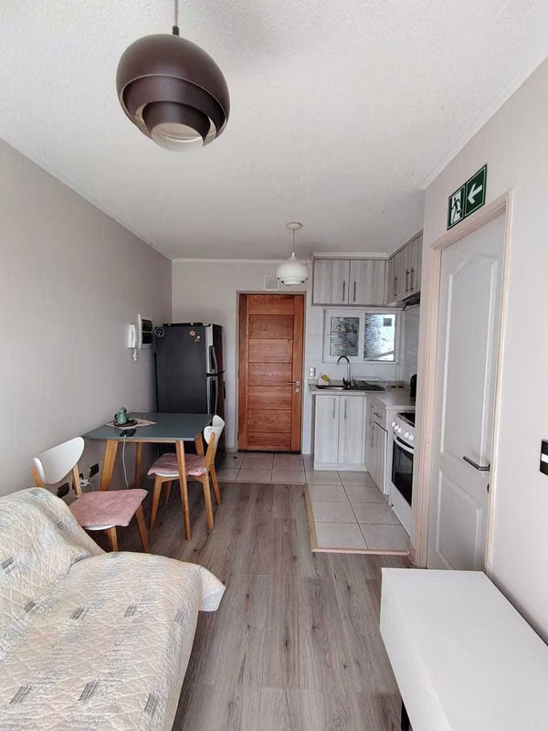Arriendo Departamento Semi Amoblado  (172305)