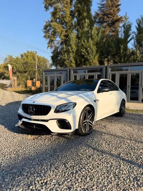 Mercedes Benz E63S AMG