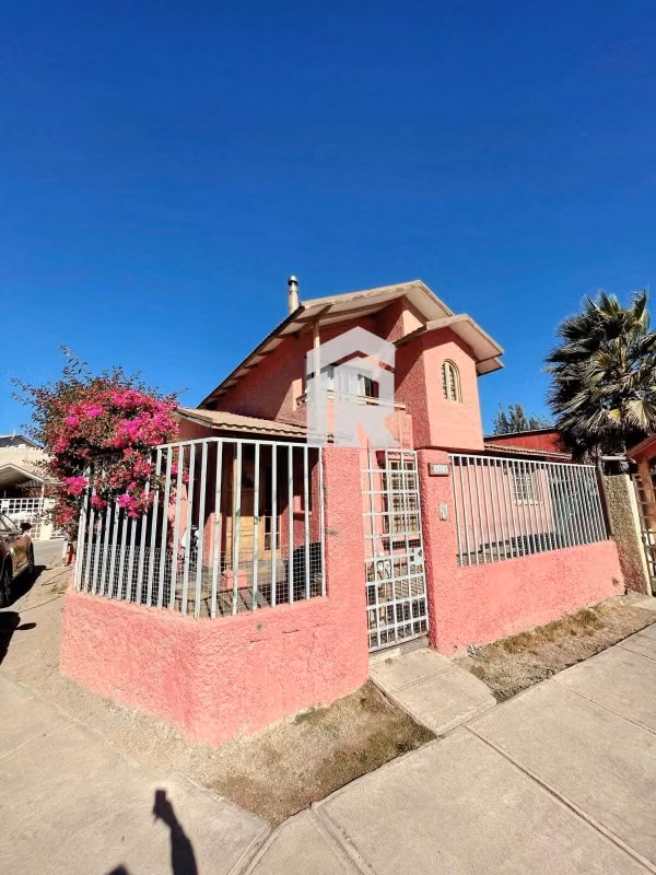 Venta de Increible casa en Villa, sector San Fernando
