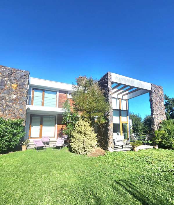VENTA ESPECTACULAR CASA EN CLUB DE GOLF 7 RIOS, LOS ANGELES