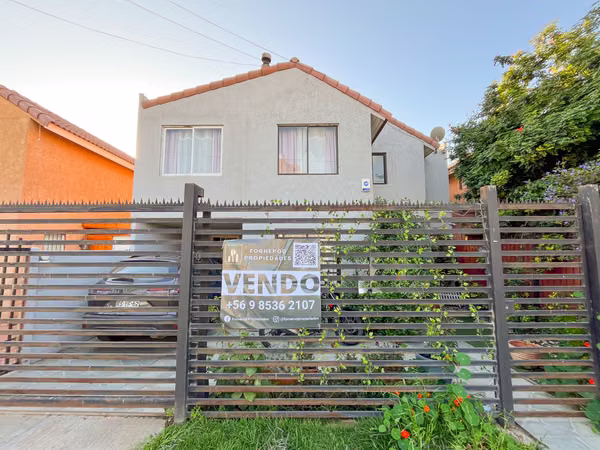 CASA EN VENTA A PASOS DE AVENIDA GABRIELA MISTRAL, LA SERENA.