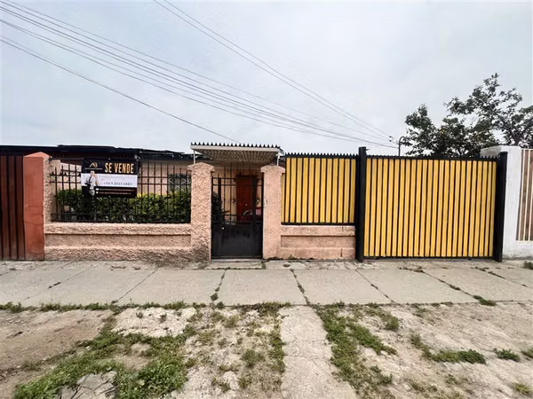 Se vende casa de 3H, 2B en tranquilo barrio residencial