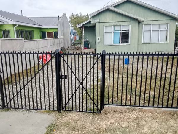 VENDO CASA CON AMPLIO TERRENO POBLACION CALISTO