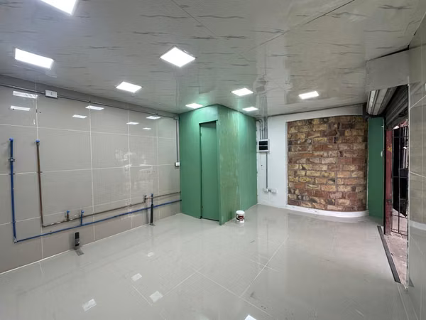 Local Comercial - Metro Laguna Sur, Pudahuel