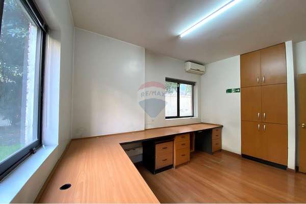Oficina de 61,4m2, roman diaz, metro salvador