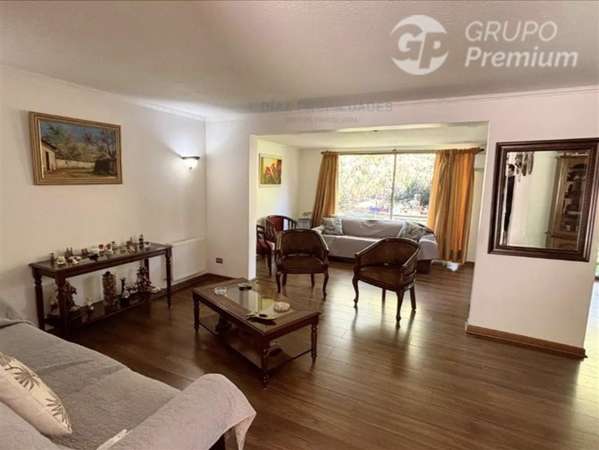 HERMOSA CASA EN VENTA, 5D+4B+6ESTAC., SANTA ELENA, COLINA
