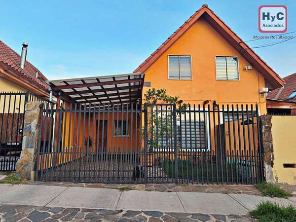 Amplia Casa de 4 Dormitorios 2 Baños con Patio Techado y Piscina