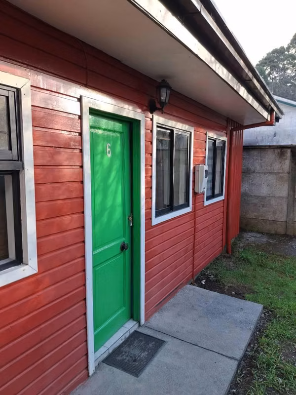 Arriendo cabaña semiamoblada